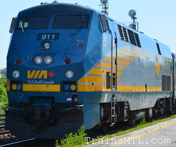 Locomotive VIA911 left side / coté gauche